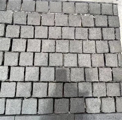 Pavers Cobblestone Ar Rwyll